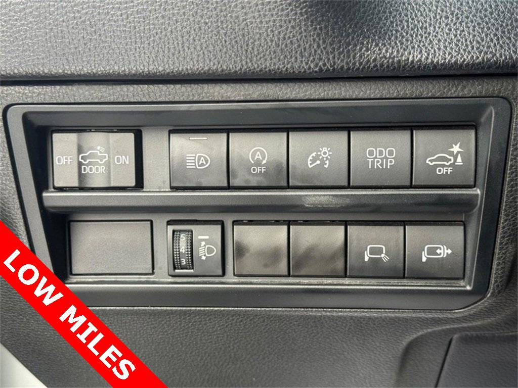 Used 2022 Toyota Tundra SR5 w/ SR5 Convenience Package image 19