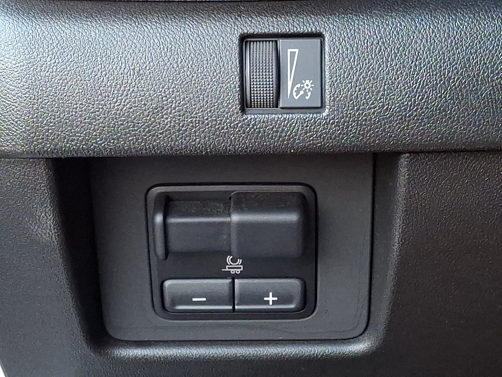 Certified 2025 GMC Canyon Elevation RWD image 23