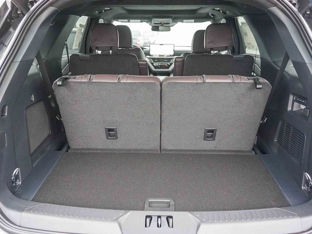 New 2026 Ford Explorer Platinum RWD image 24