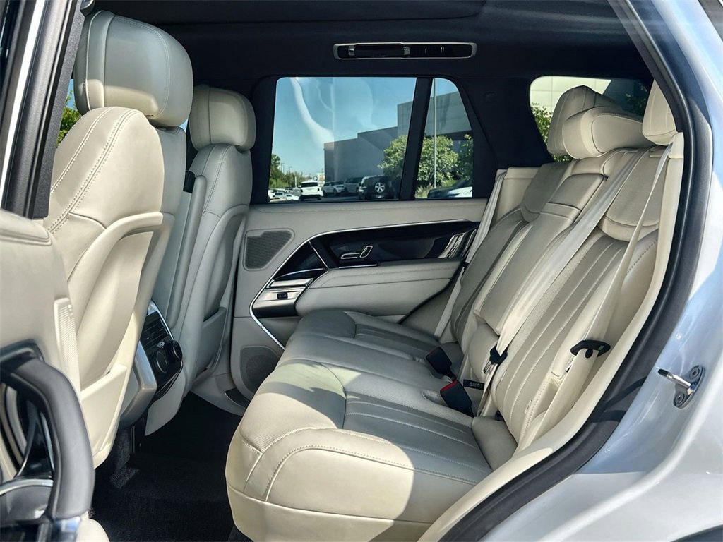 New 2025 Land Rover Range Rover SE image 15