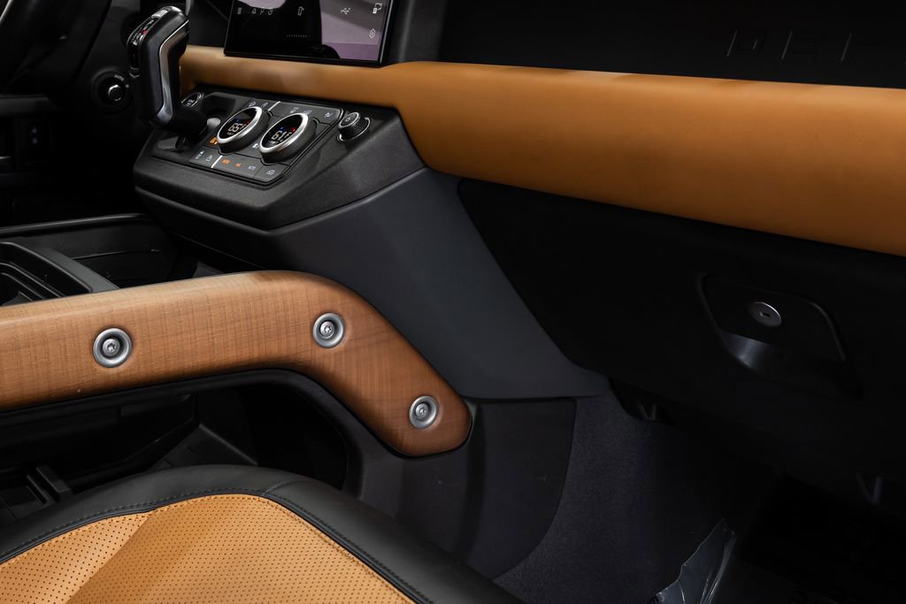 Used 2023 Land Rover Defender 110 X image 33