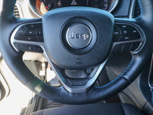 Used 2018 Jeep Grand Cherokee Laredo image 16