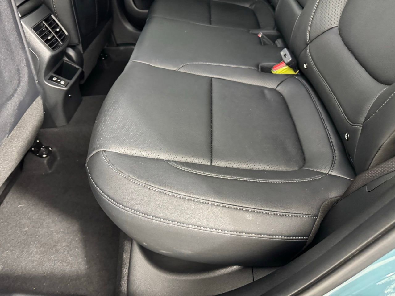 Used 2025 Kia Seltos EX image 28