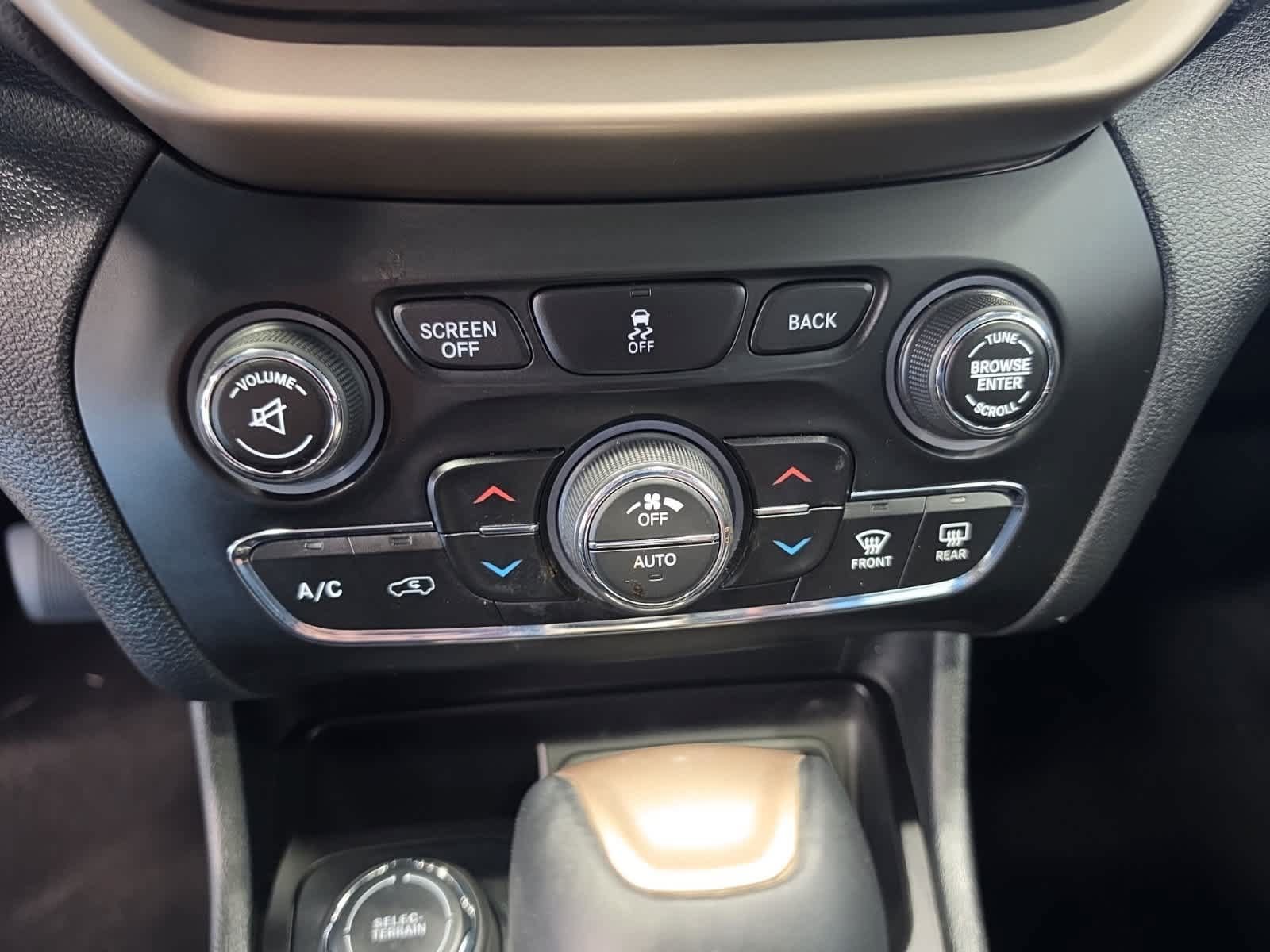 Used 2016 Jeep Cherokee High Altitude AWD/4WD image 25