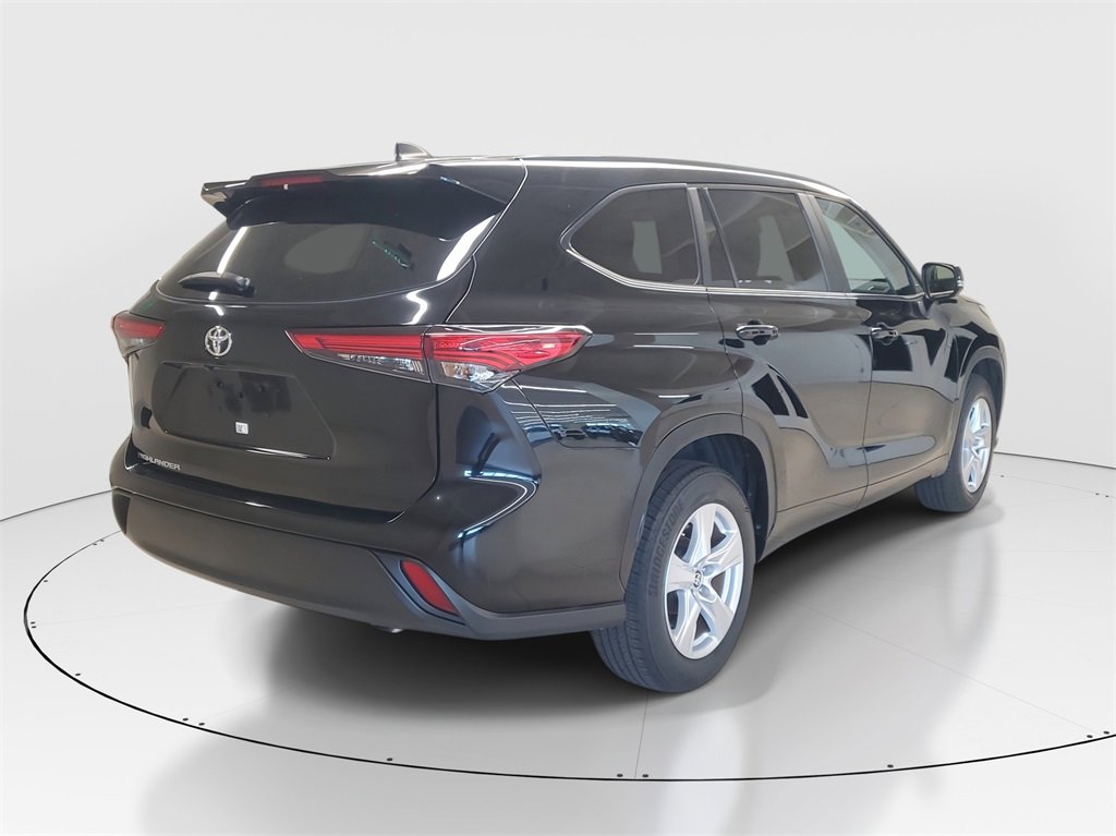 Used 2023 Toyota Highlander L image 7