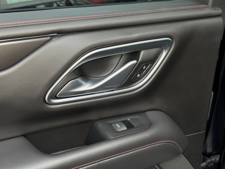 Used 2021 Chevrolet Suburban RST w/ Luxury Package image 29