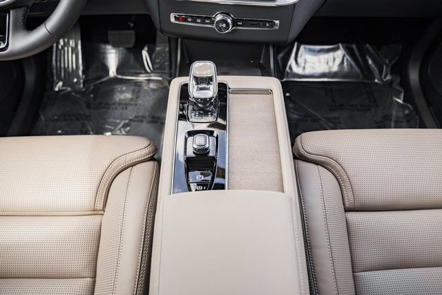 Used 2026 Volvo XC90 B6 Ultra w/ Protection Package Premier image 27