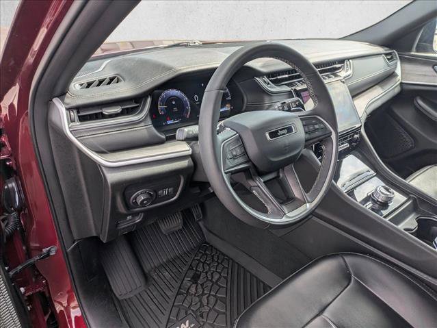 Used 2024 Jeep Grand Cherokee Limited AWD/4WD image 9