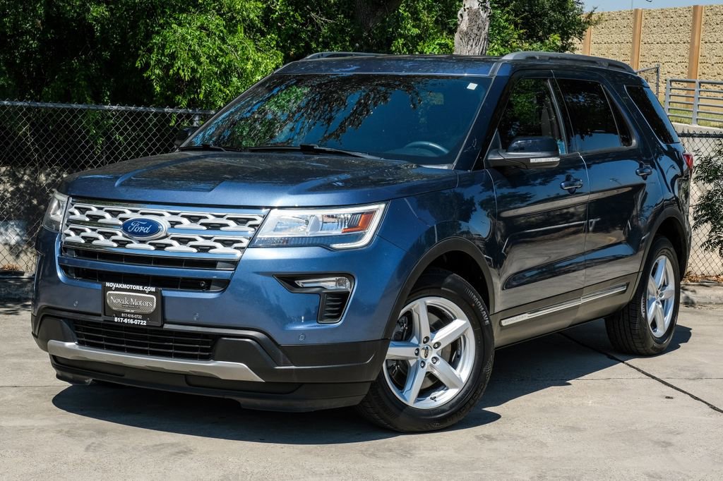 Used 2018 Ford Explorer XLT w/ Equipment Group 202A FWD image 11