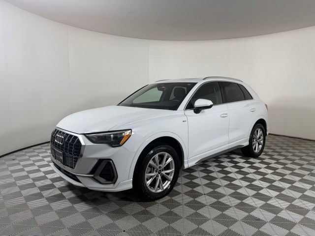 Certified 2021 Audi Q3 2.0T Premium AWD/4WD image 3