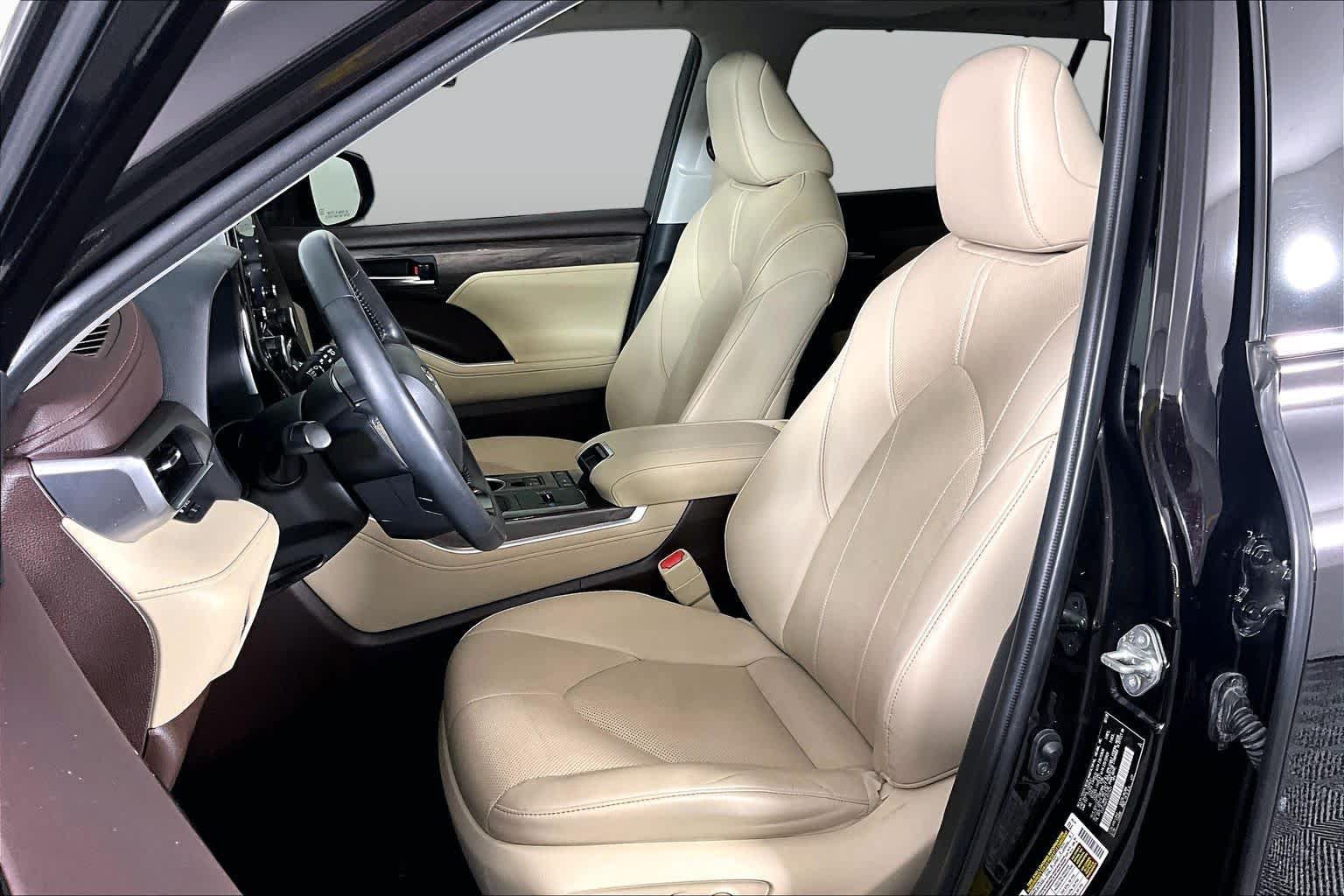 Used 2020 Toyota Highlander Limited FWD image 8