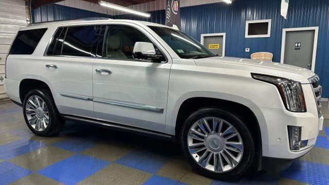 Used 2019 Cadillac Escalade Premium Luxury image 92