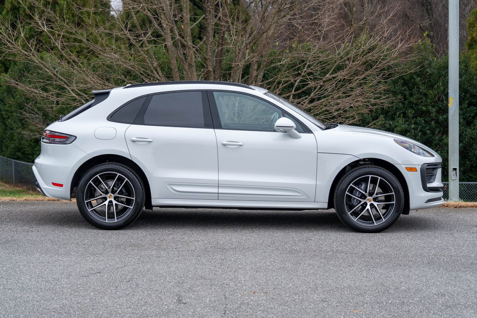 Certified 2025 Porsche Macan image 8
