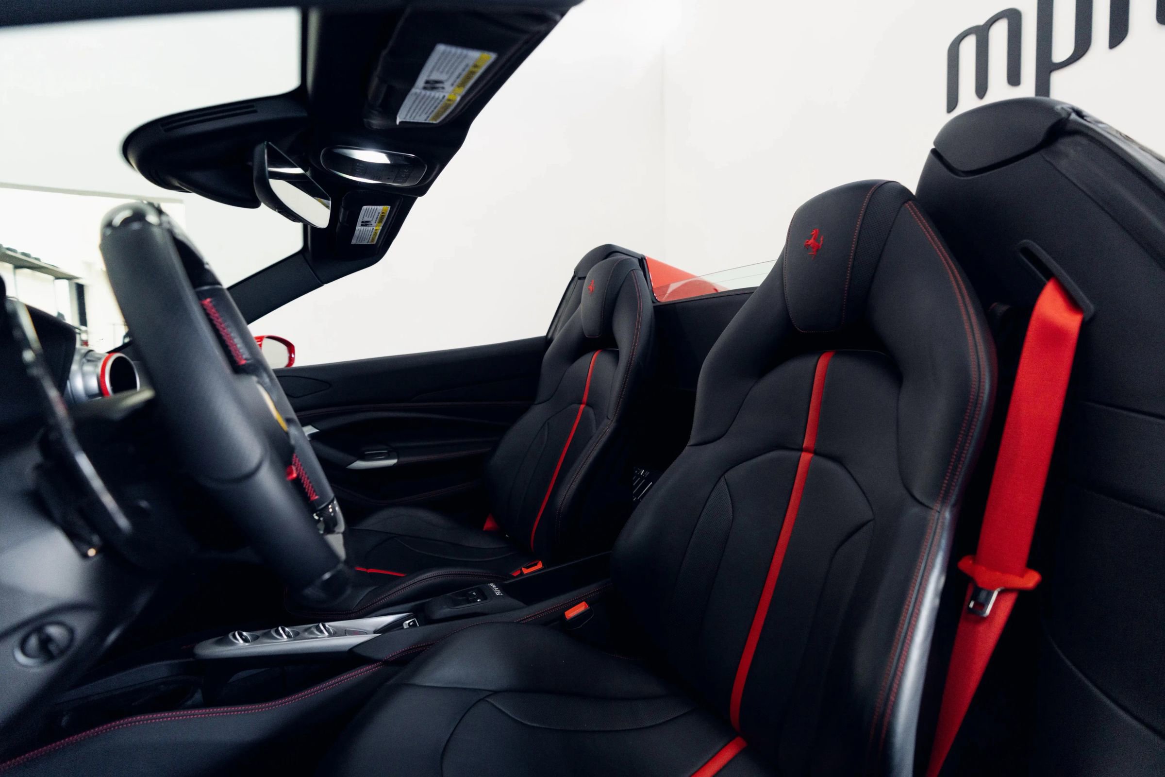 Used 2021 Ferrari F8 Spider image 25