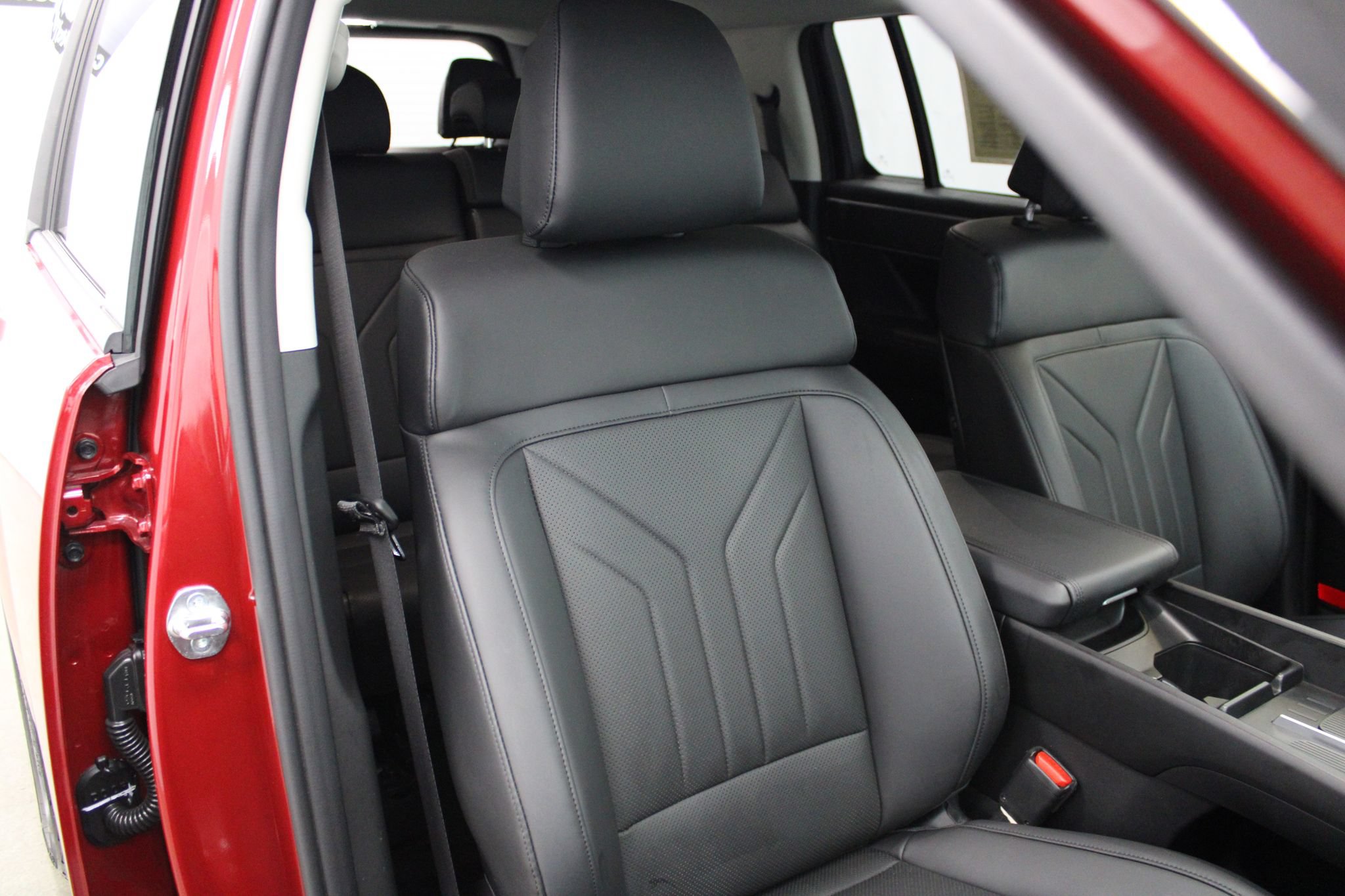 Used 2025 Hyundai Santa Fe SEL AWD/4WD image 32