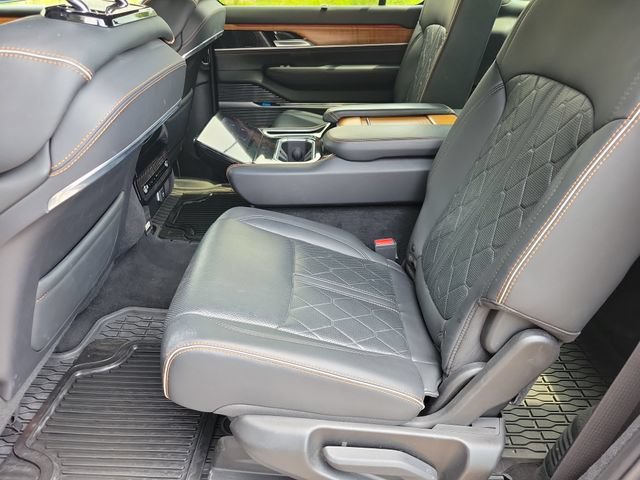 Used 2024 Jeep Grand Wagoneer L Series III AWD/4WD image 14