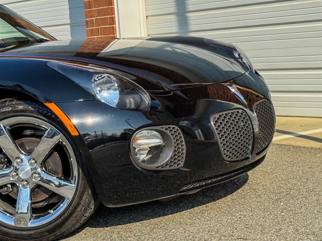 Used 2009 Pontiac Solstice GXP w/ Premium Package image 30
