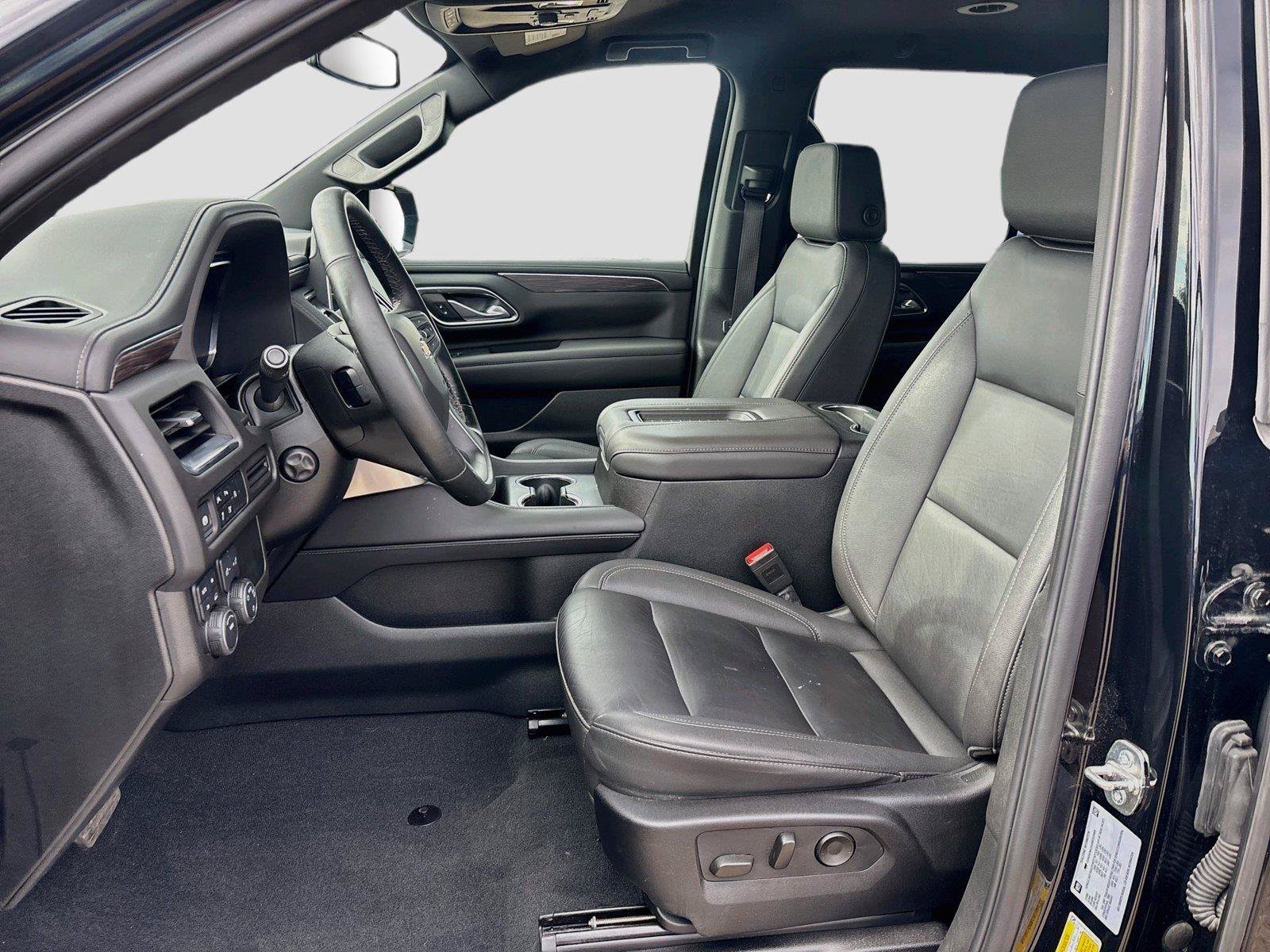 Used 2024 Chevrolet Tahoe LT w/ Luxury Package AWD/4WD image 5