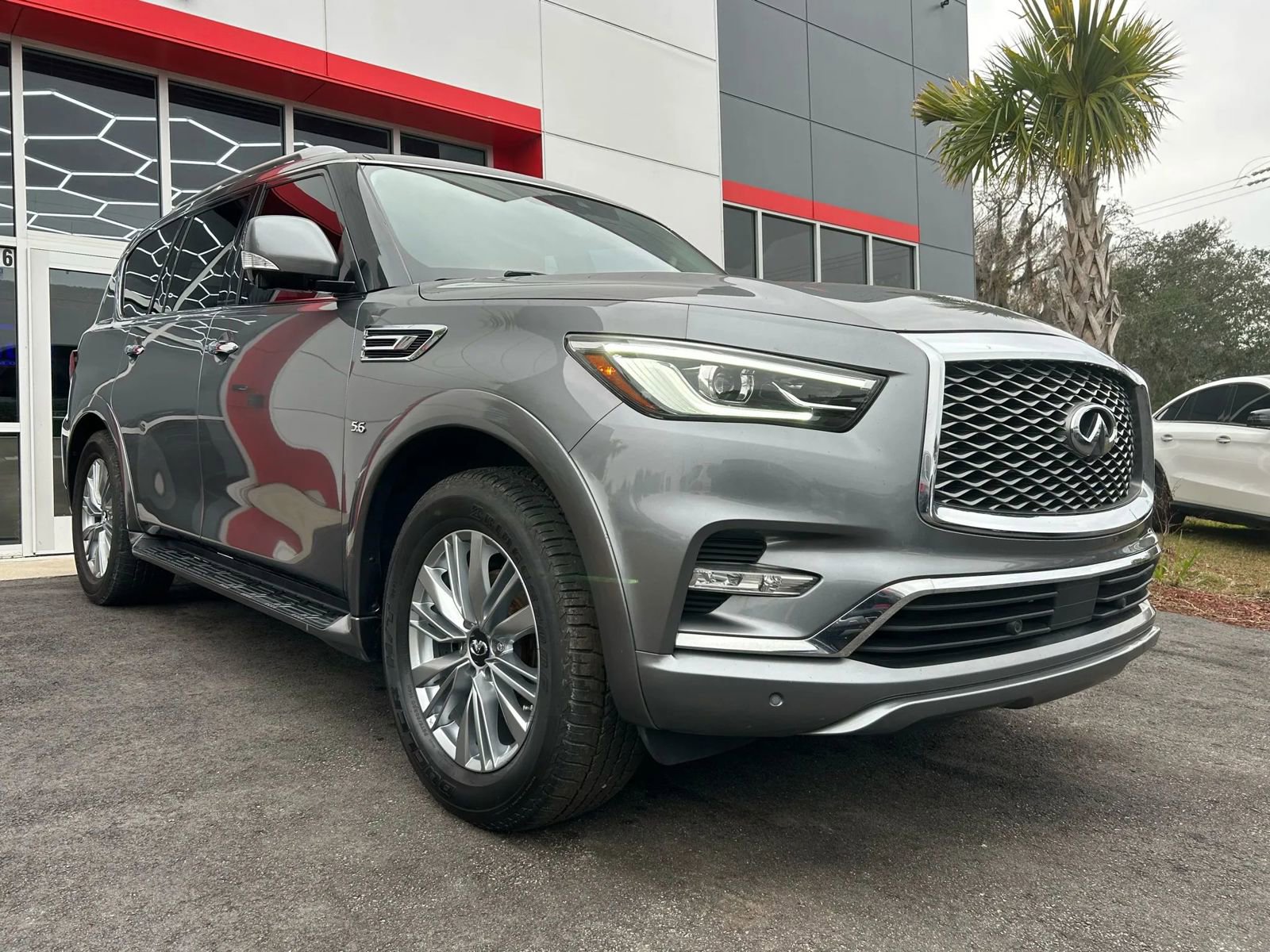 Used 2018 INFINITI QX80 2WD w/ Driver Assistance Package image 3