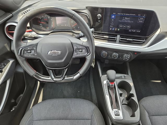 Used 2024 Chevrolet Trax RS FWD image 27