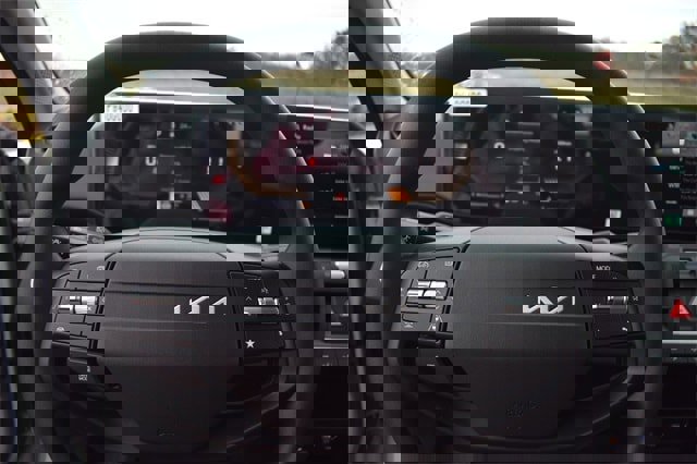 New 2025 Kia K4 LXS image 22