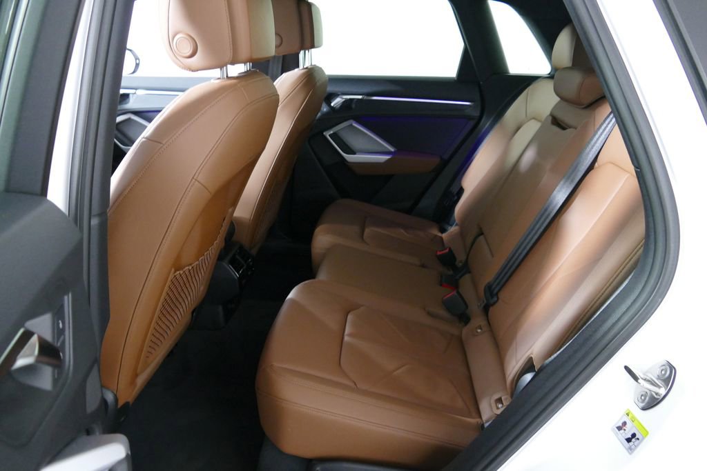 Certified 2025 Audi Q3 2.0T Premium Plus w/ Premium Plus Package AWD/4WD image 4