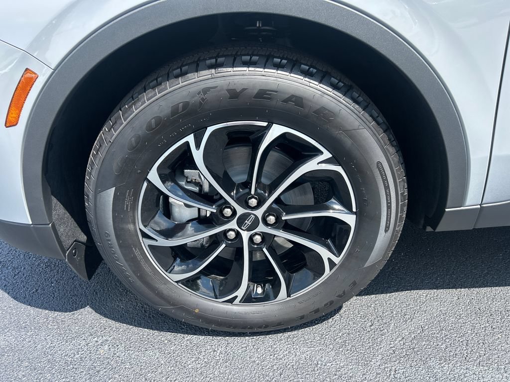 New 2026 Lincoln Nautilus Premier w/ Equipment Group 102A AWD/4WD image 9