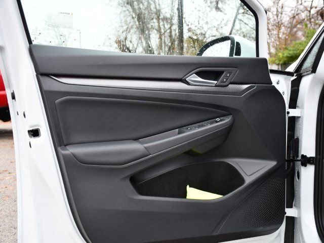 New 2026 Volkswagen GTI SE FWD image 11