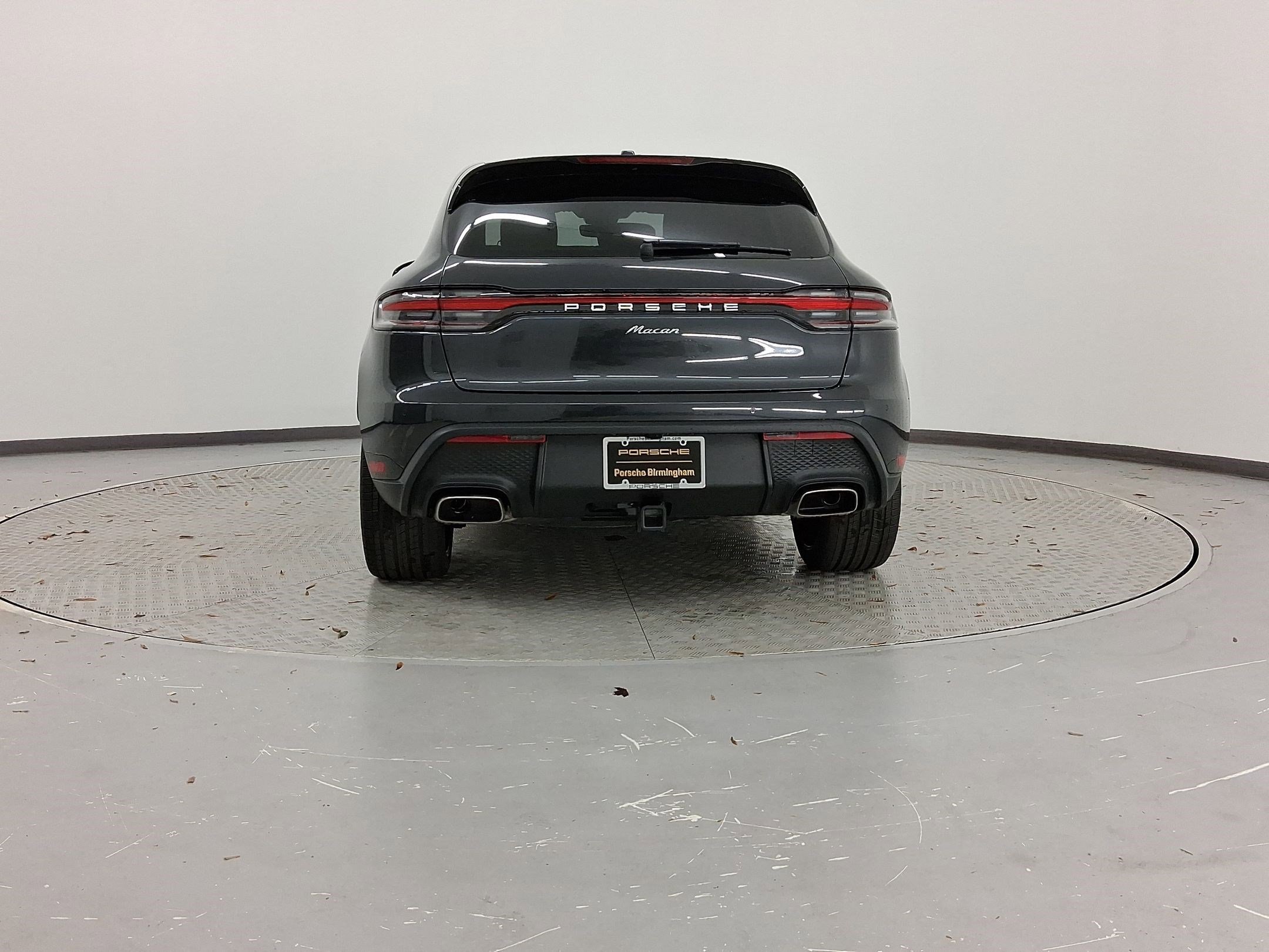 Used 2026 Porsche Macan AWD/4WD image 10