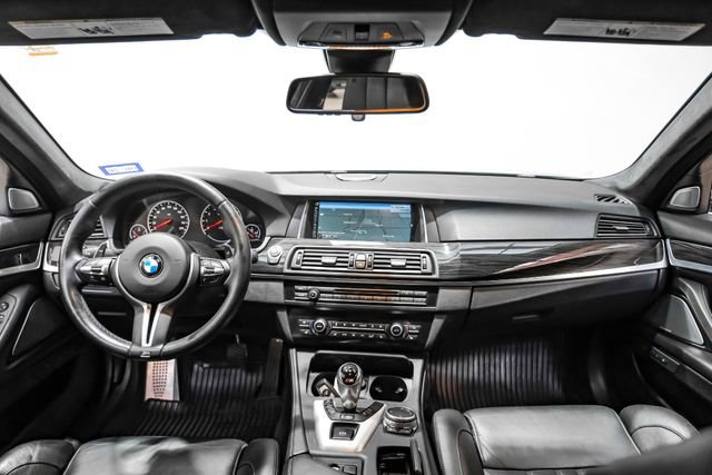 Used 2015 BMW M5 image 18