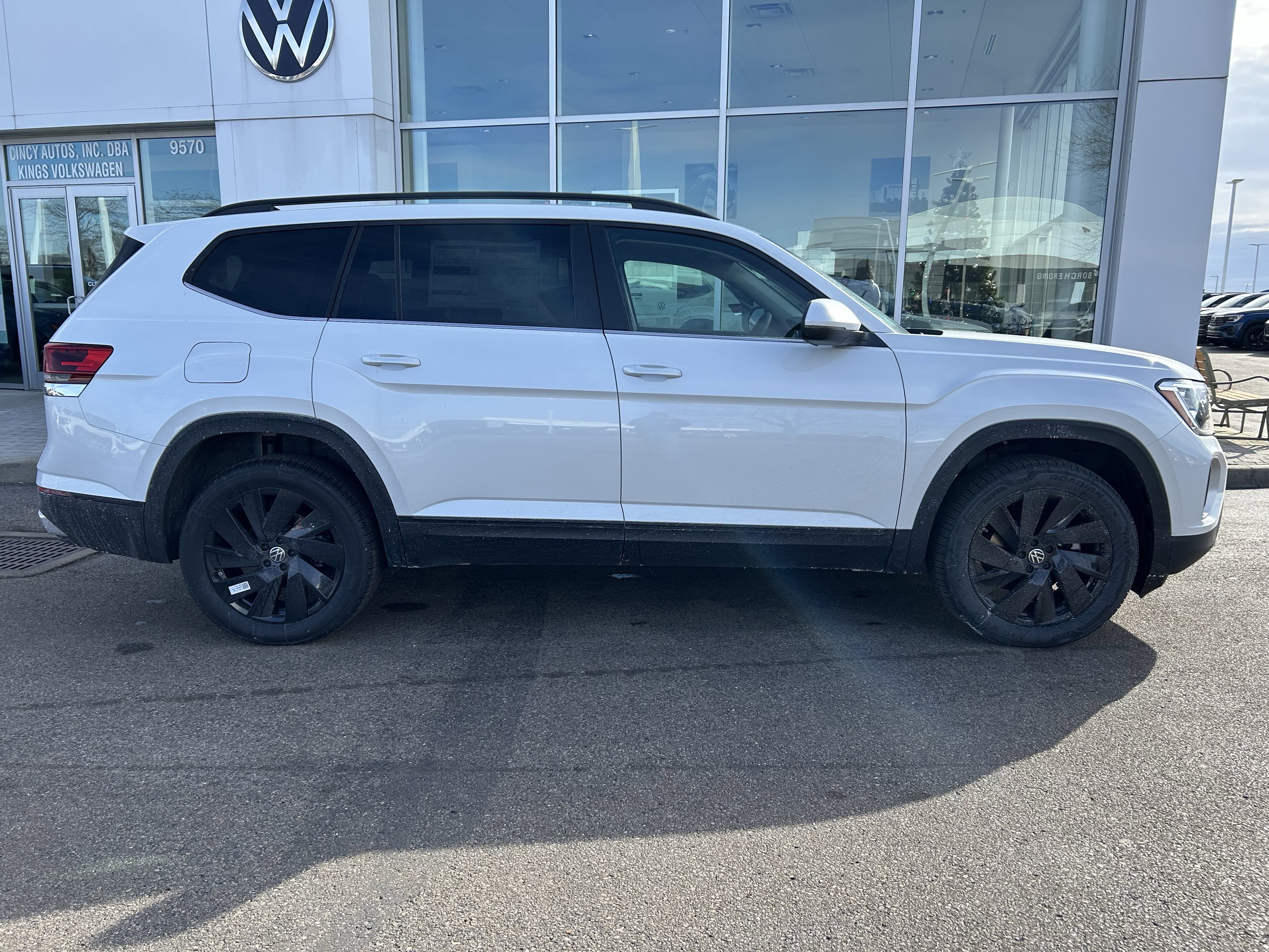 New 2026 Volkswagen Atlas SE image 8