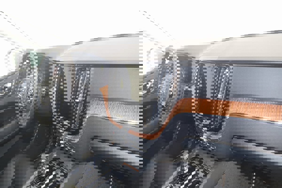 Used 2023 Volvo XC60 B5 Plus w/ Climate Package image 40