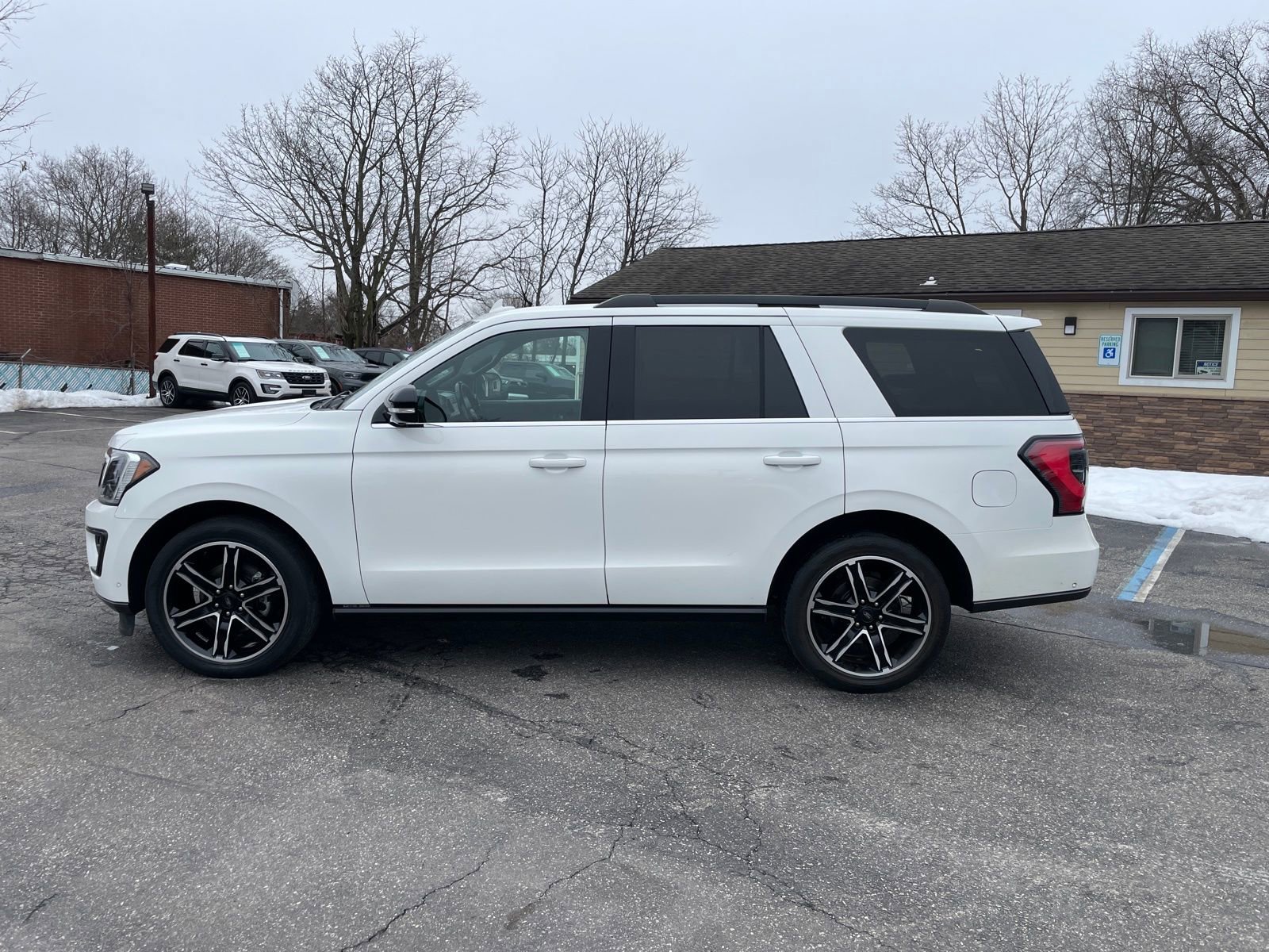 Used 2020 Ford Expedition Limited w/ Equipment Group 303A image 2
