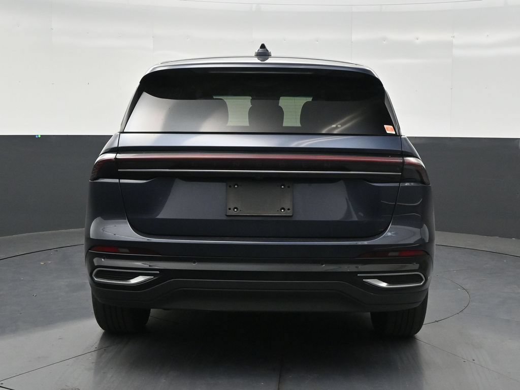 Used 2024 Lincoln Nautilus Premier AWD/4WD image 4