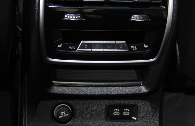 Used 2019 BMW X7 xDrive40i w/ Cold Weather Package image 35