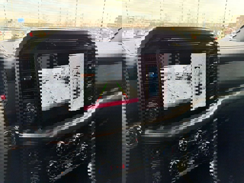 Used 2025 Ford F150 Lariat w/ Equipment Group 501A Mid image 11