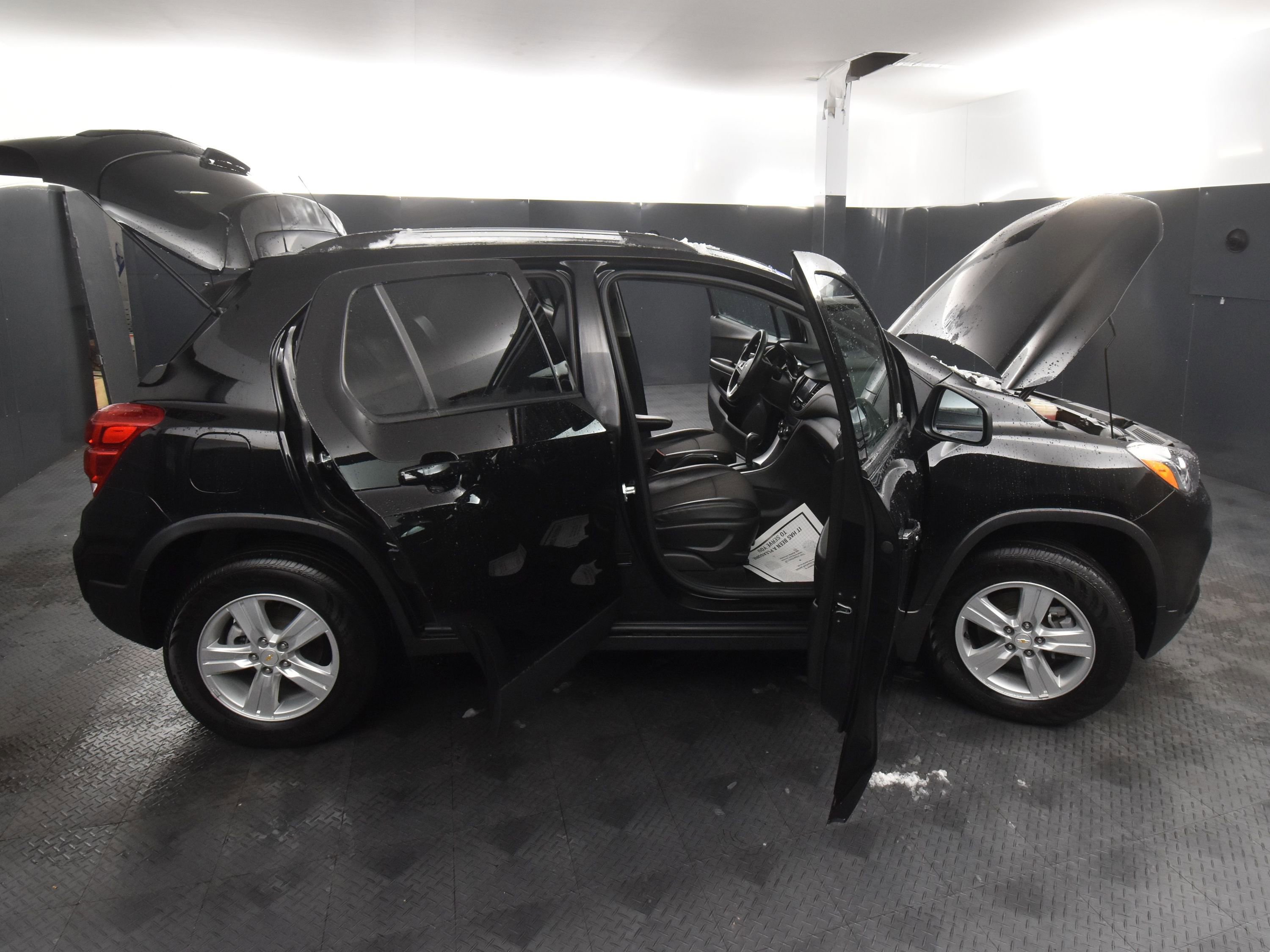 Used 2022 Chevrolet Trax LT w/ LT Convenience Package image 22