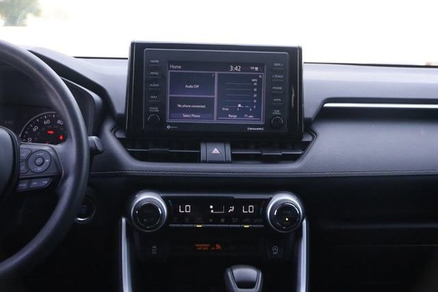 Used 2021 Toyota RAV4 XLE w/ Convenience Package FWD image 26