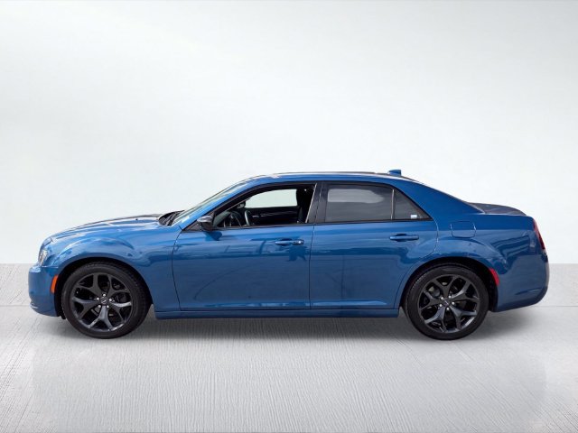 Used 2020 Chrysler 300 Touring w/ Sport Appearance Package RWD image 4
