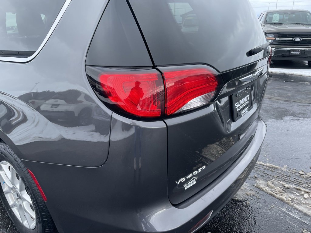 Used 2021 Chrysler Voyager Lxi image 38