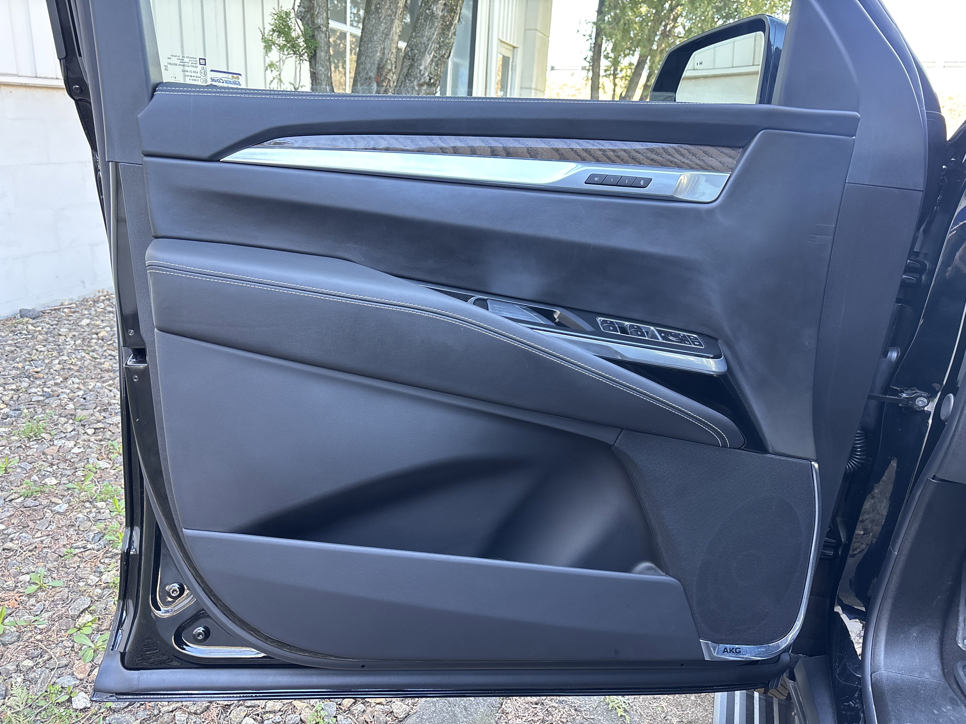 Used 2026 Cadillac Escalade Platinum Sport w/ LPO, ONYX Package image 23