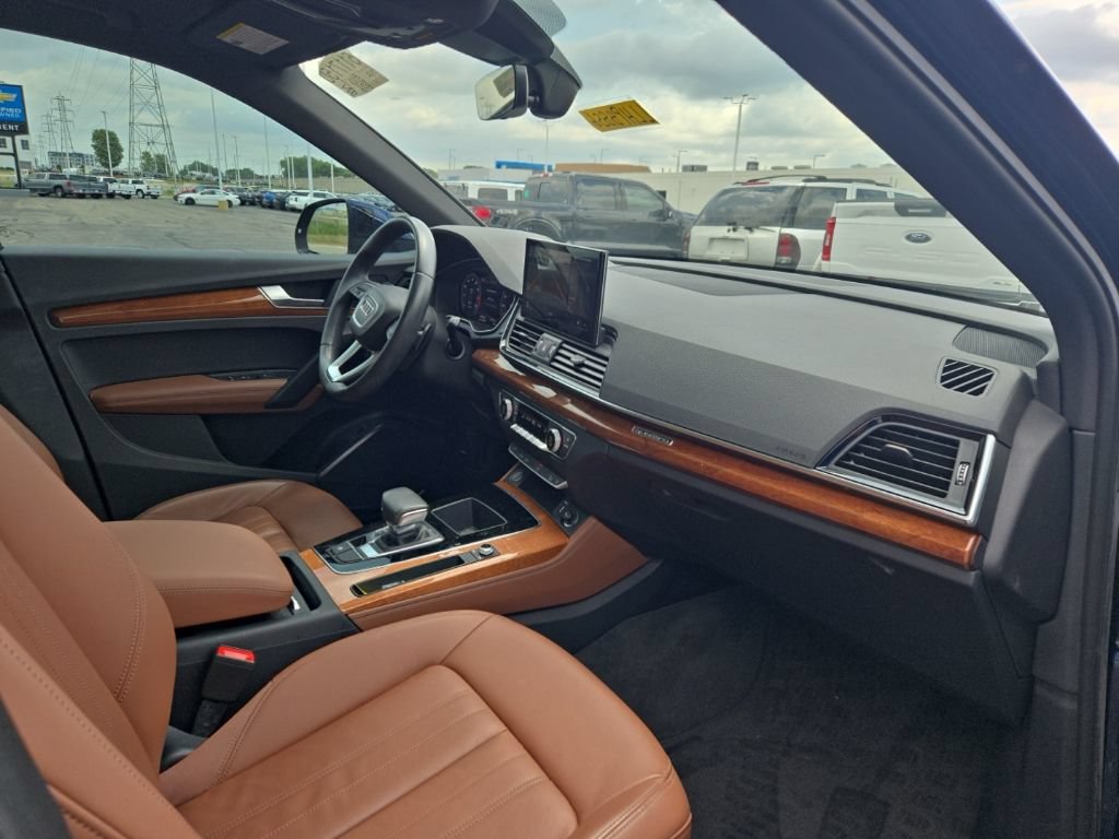 Used 2021 Audi Q5 2.0T Premium Plus w/ Premium Plus Package AWD/4WD image 15