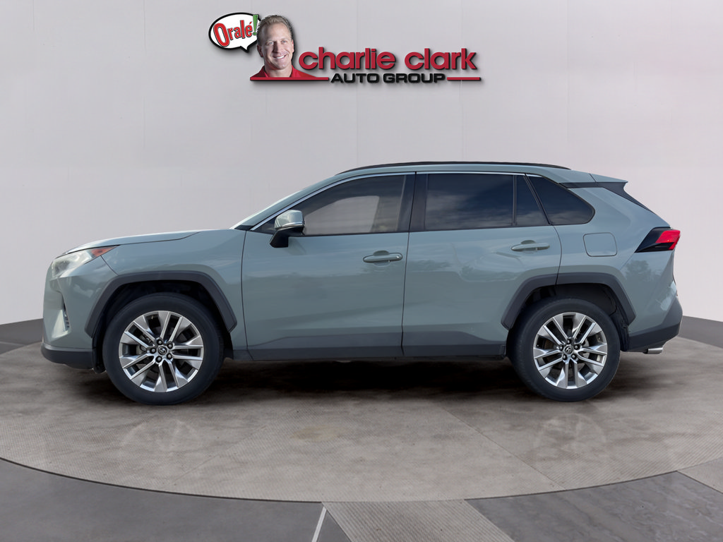 Used 2019 Toyota RAV4 XLE Premium FWD image 2