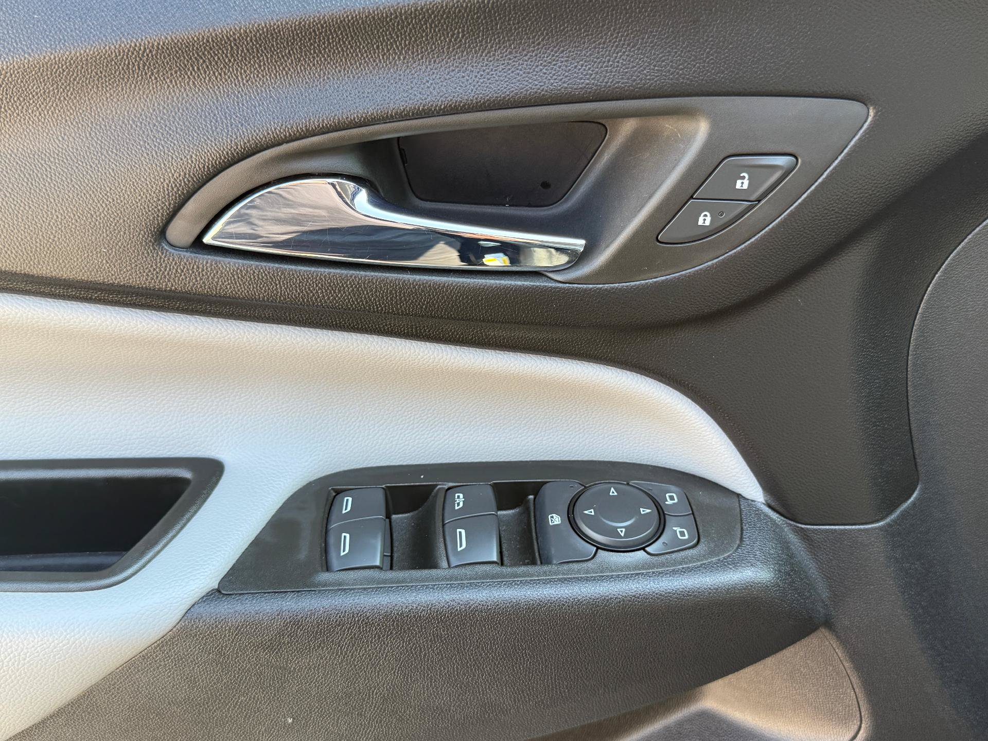 Used 2023 Chevrolet Equinox LS w/ LS Convenience Package FWD image 19