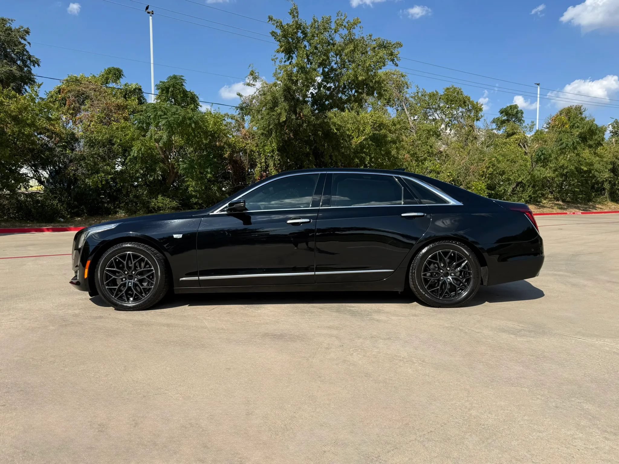 Used 2018 Cadillac CT6 Premium Luxury w/ Super Cruise Package AWD/4WD image 3