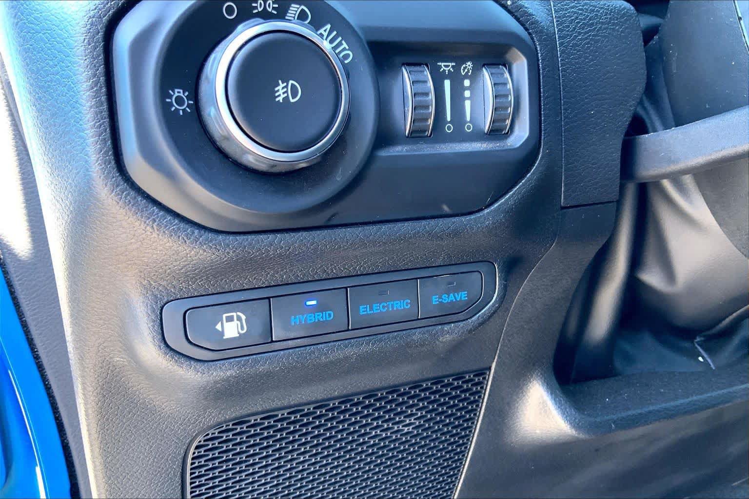 Used 2022 Jeep Wrangler Unlimited Rubicon 4xe AWD/4WD image 35