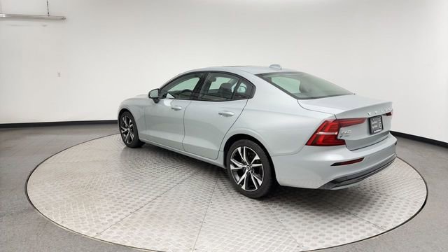 Certified 2025 Volvo S60 B5 Core image 4