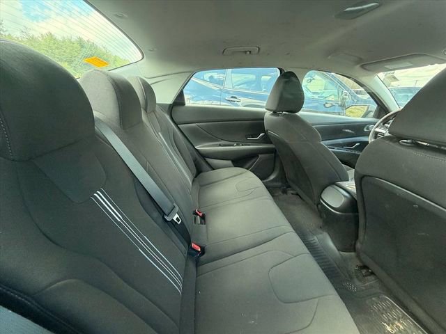 Used 2023 Hyundai Elantra SEL FWD image 15