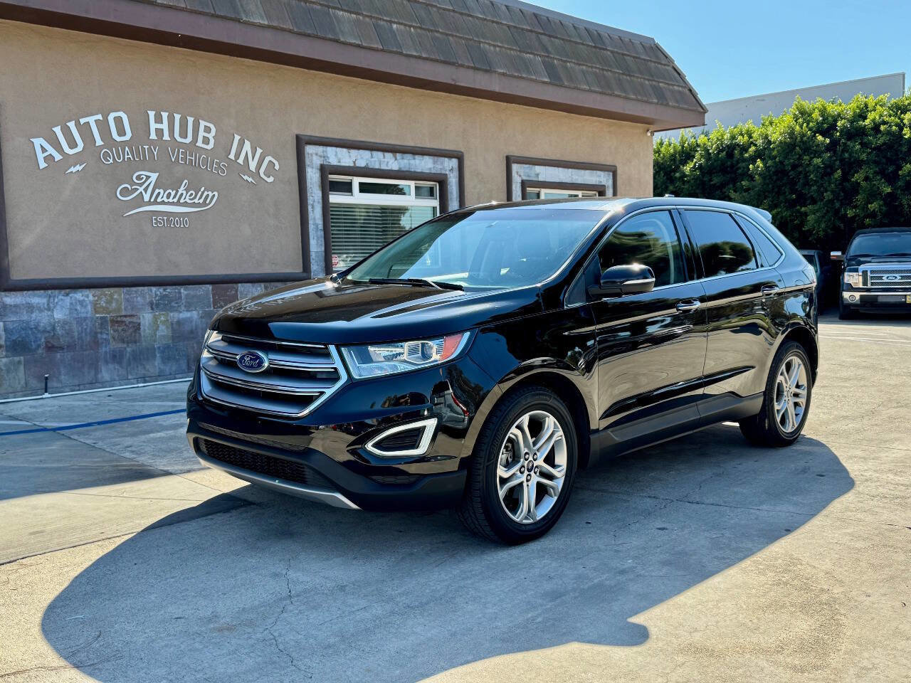 Used 2018 Ford Edge Titanium image 1