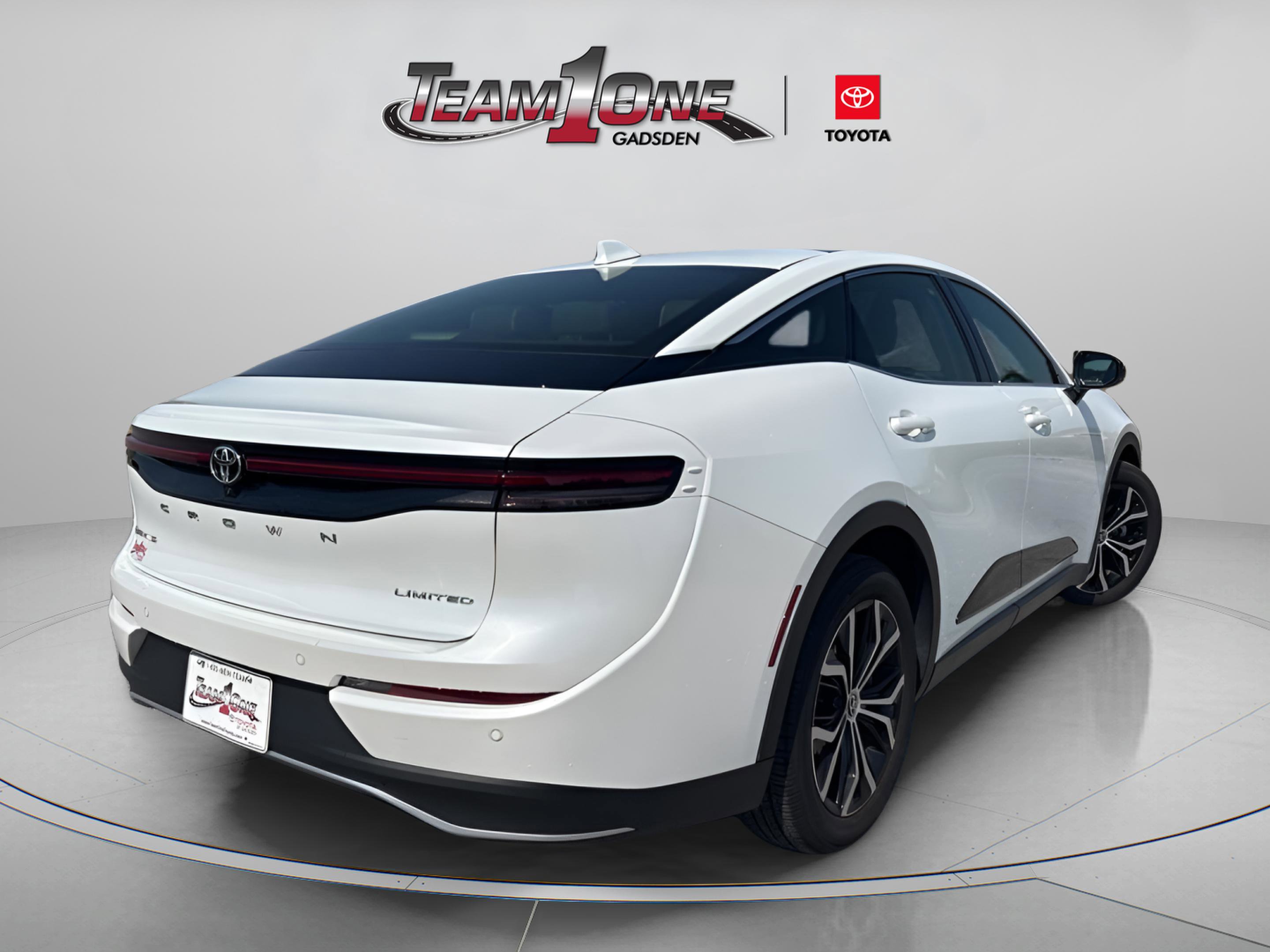 Used 2024 Toyota Crown Limited AWD/4WD image 8